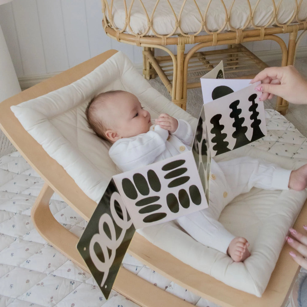 0–3 Month Montessori Set