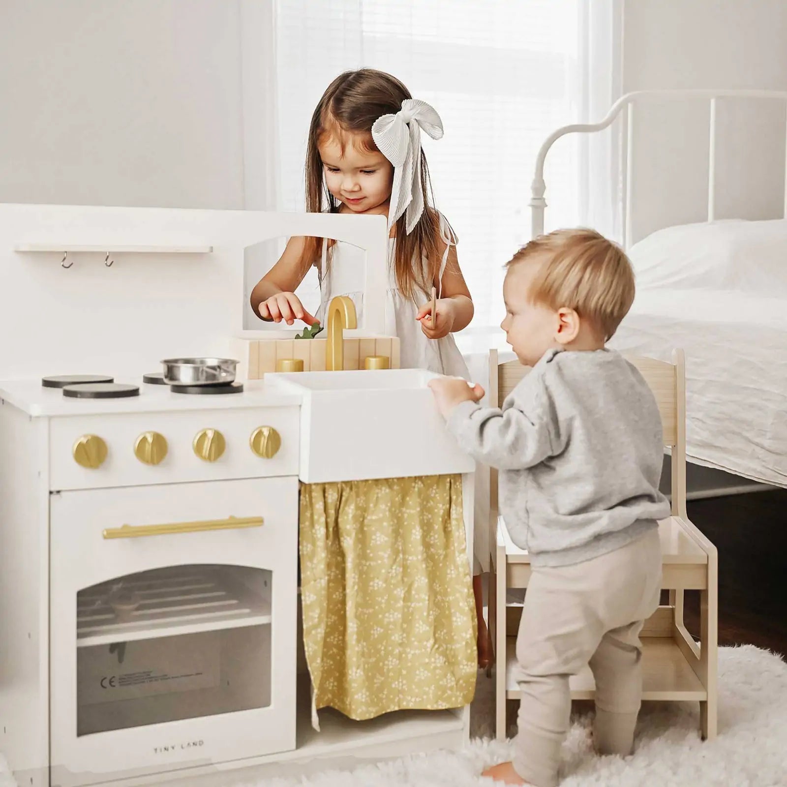Honey Kitchenette Play Set